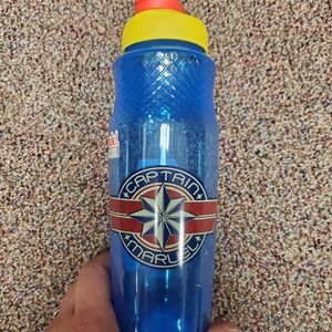 Zak 30 oz captain marvel water bottle